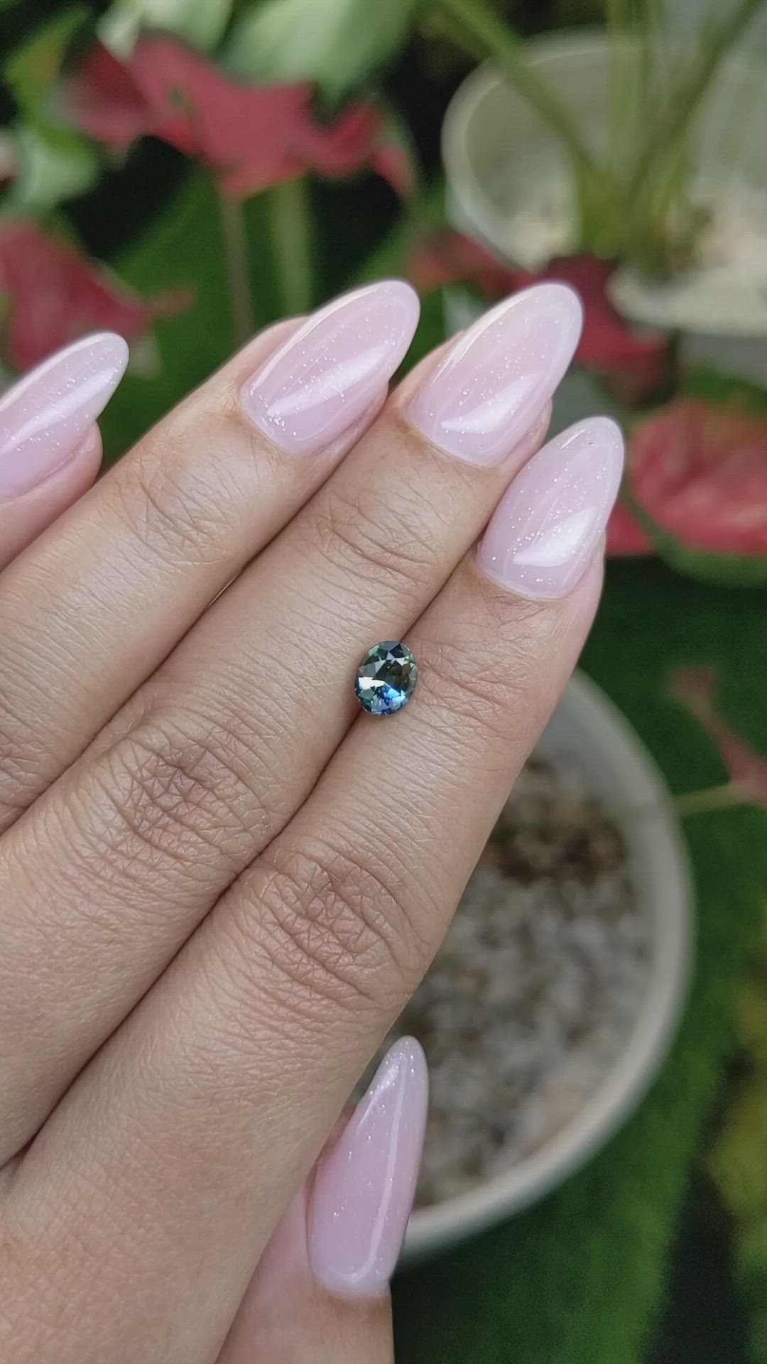 0.86 Ct. Bi Color Sapphire from Ceylon (Sri Lanka) Size Video