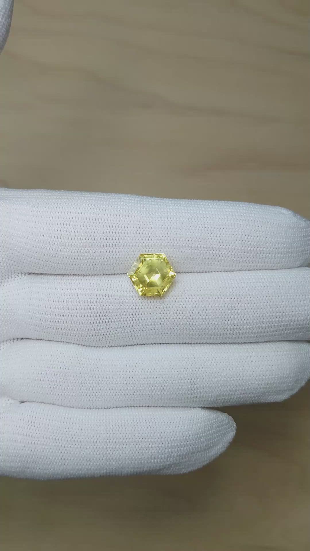 6.20 Ct. Yellow Sapphire from Ceylon (Sri Lanka) Size Video