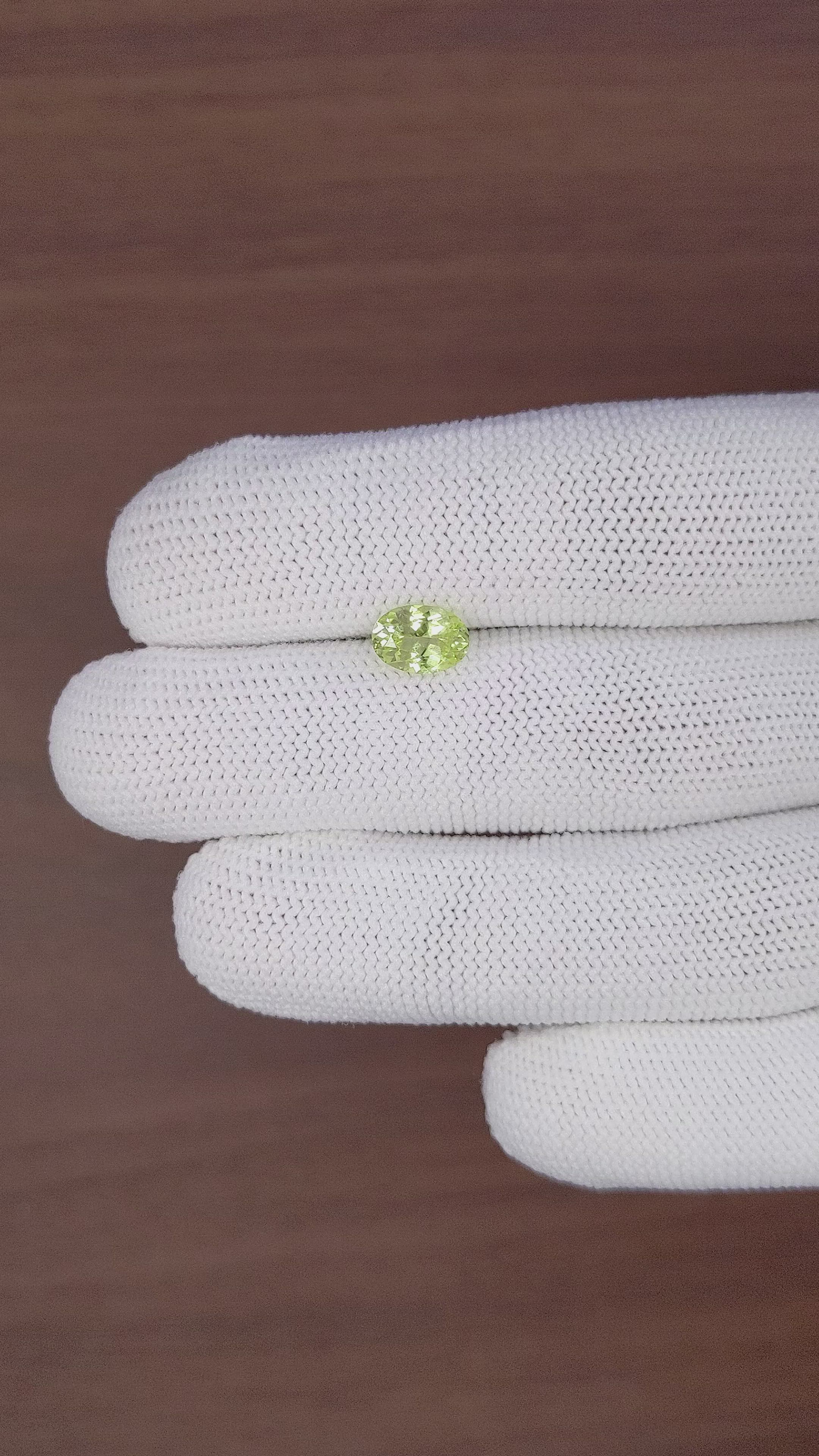 1.44 Ct. Yellowish Green Sapphire from Montana Size Video