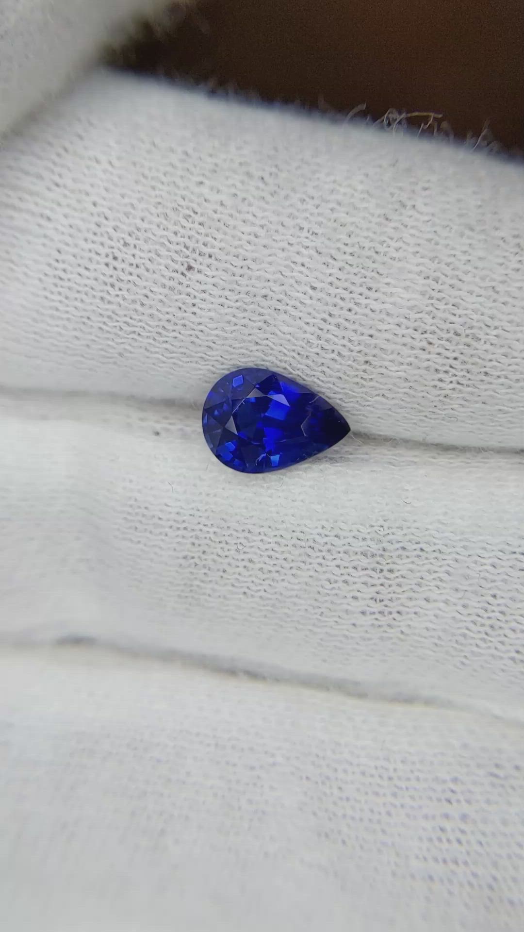 1.39 Ct. Blue Sapphire from Ceylon (Sri Lanka) Size Video