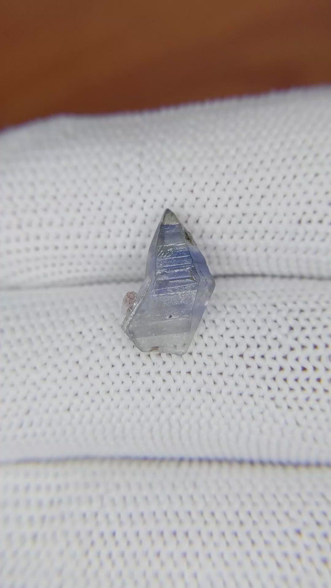 3.60 Ct. Bi Color Sapphire Crystal from Ceylon (Sri Lanka) Size Video
