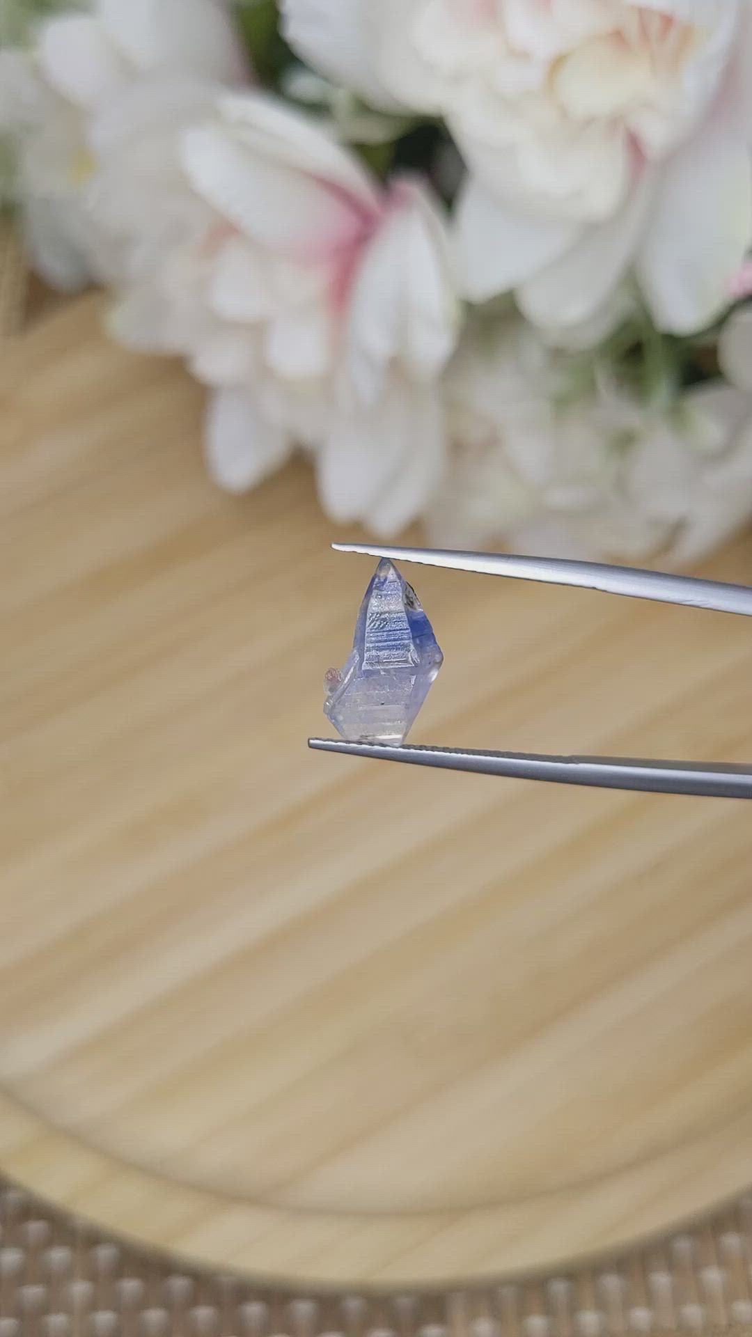 3.60 Ct. Bi Color Sapphire Crystal from Ceylon (Sri Lanka) Size Video