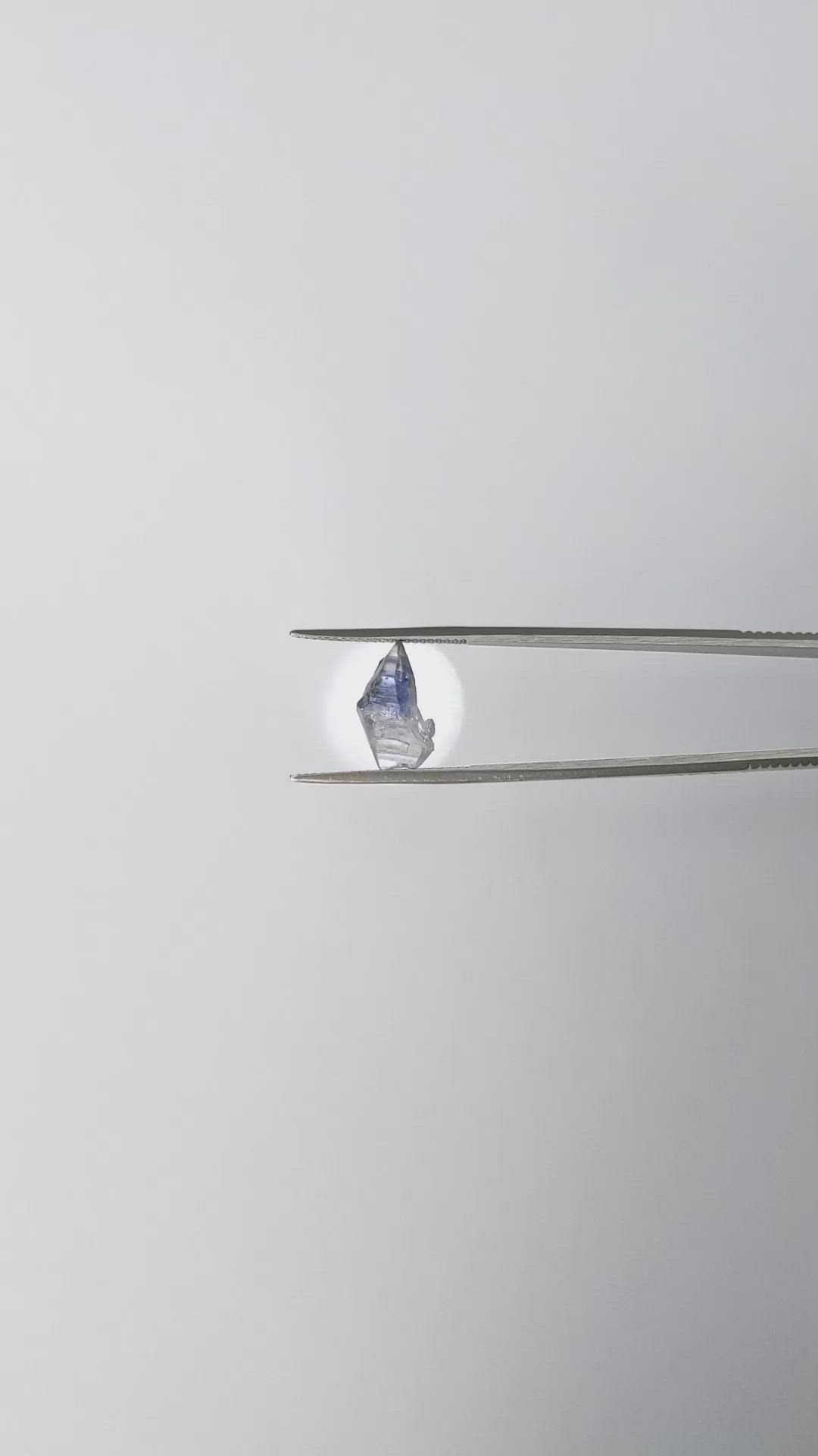 3.60 Ct. Bi Color Sapphire Crystal from Ceylon (Sri Lanka) Size Video
