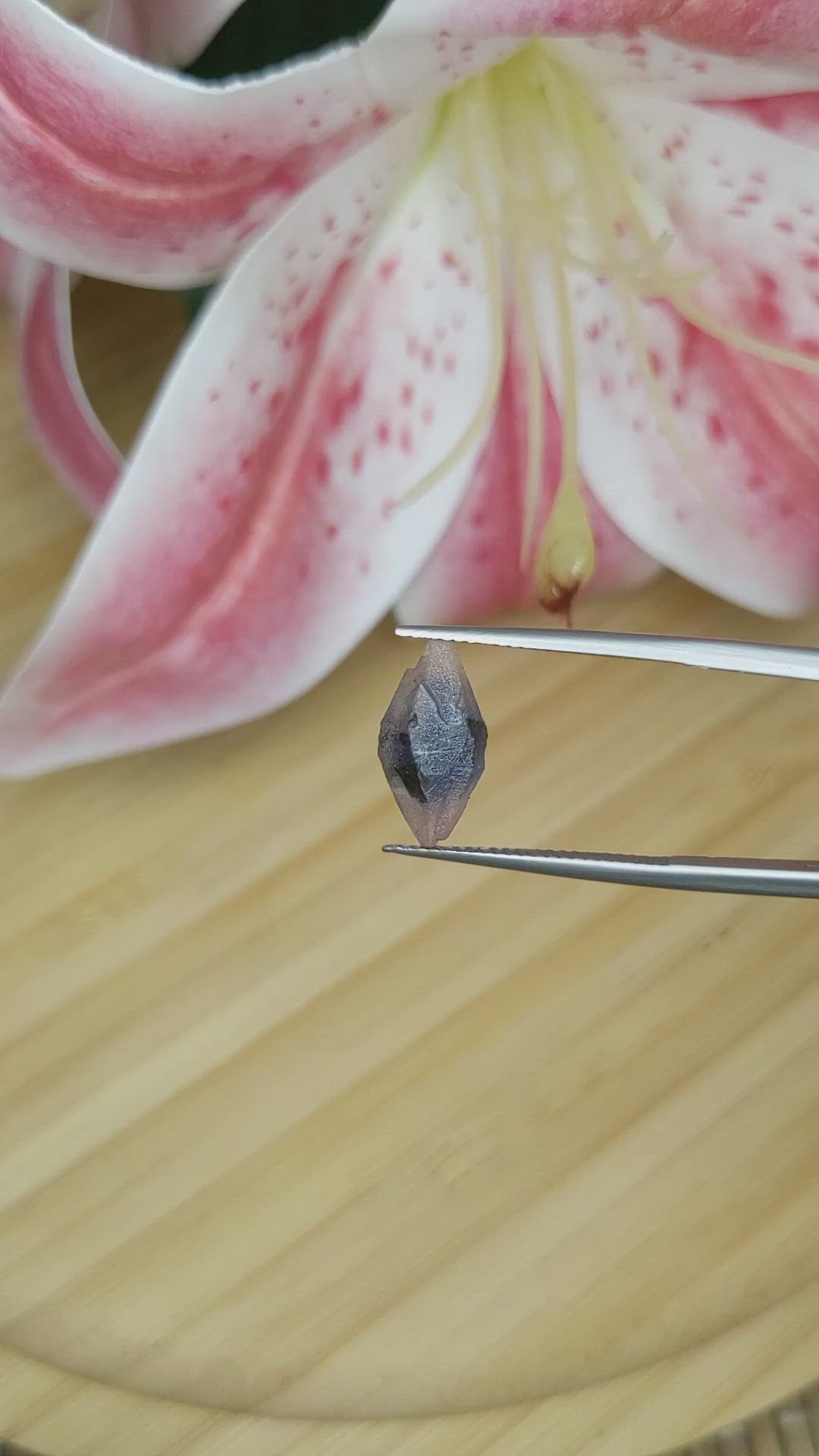 4.56 Ct. Bi Color / Parti Sapphire Crystal from Ceylon (Sri Lanka) Size Video
