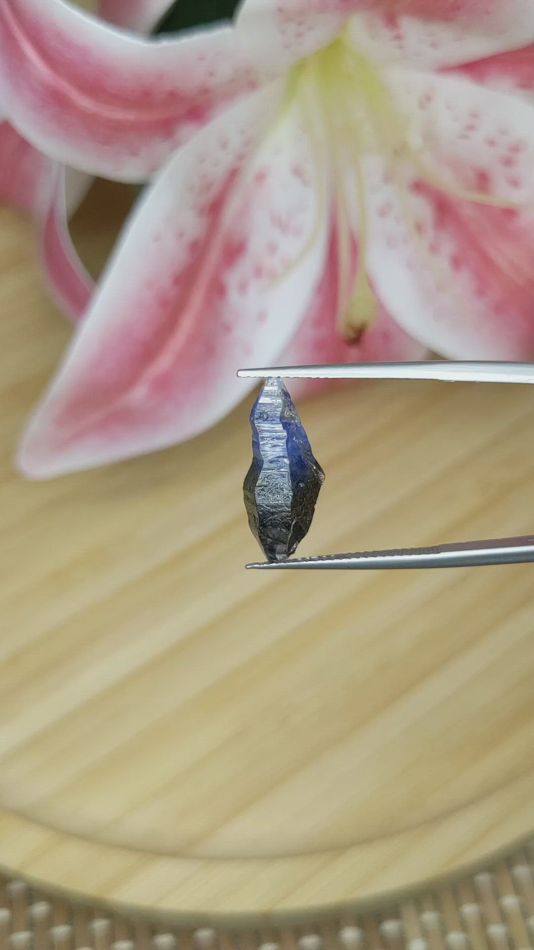 6.33 Ct. Bi Color Sapphire Crystal from Ceylon (Sri Lanka) Size Video