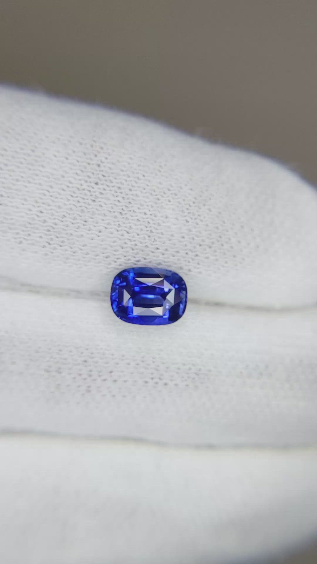 1.58 Ct. Blue Sapphire from Ceylon (Sri Lanka) Size Video