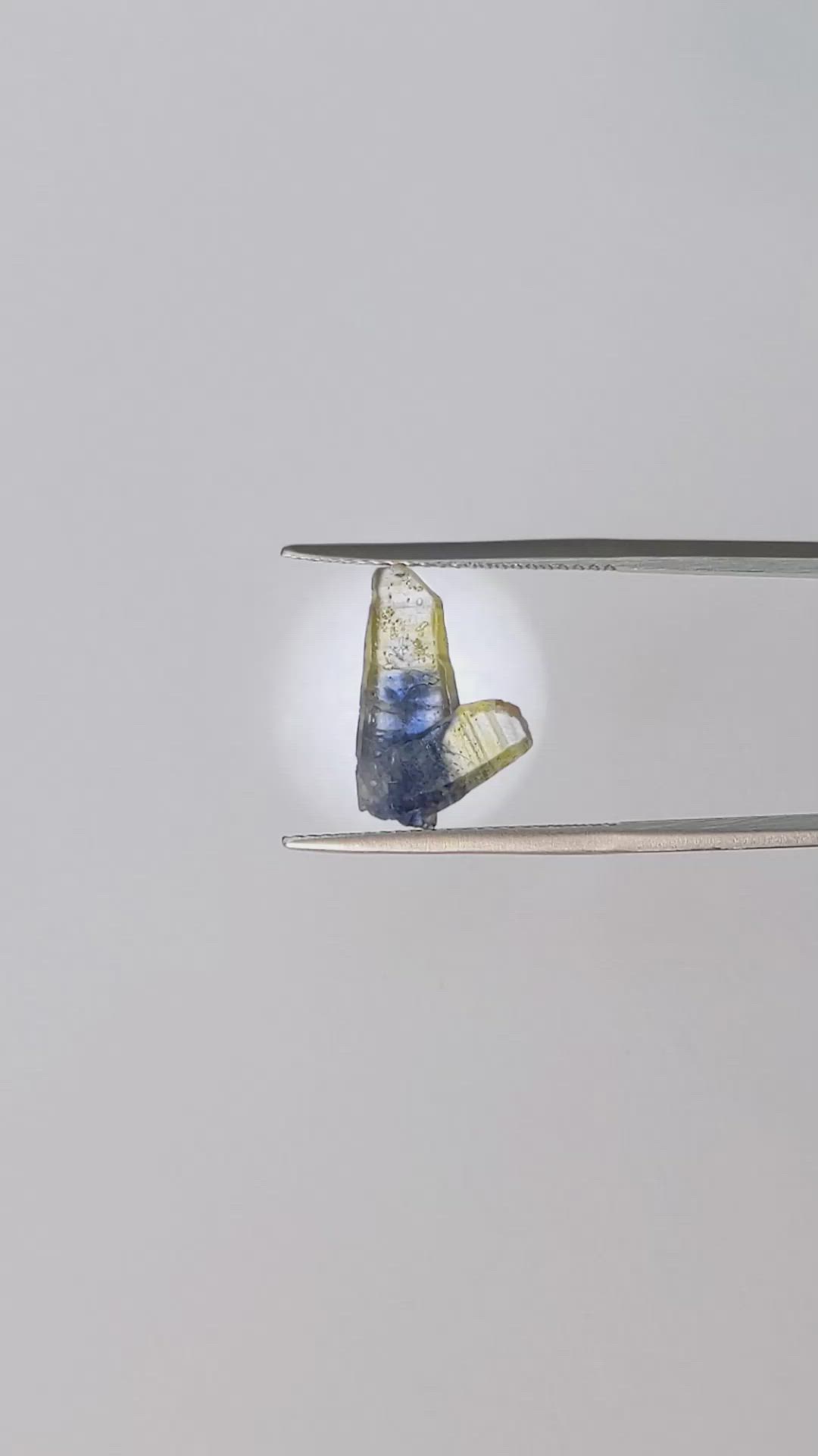 3.52 Ct. Bi Color Sapphire Crystal from Ceylon (Sri Lanka) Size Video