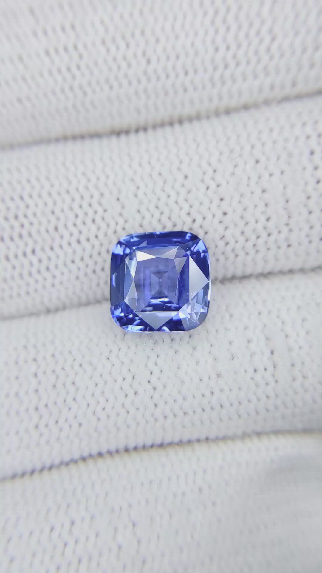 4.56 Ct. Blue Sapphire from Ceylon (Sri Lanka) Size Video