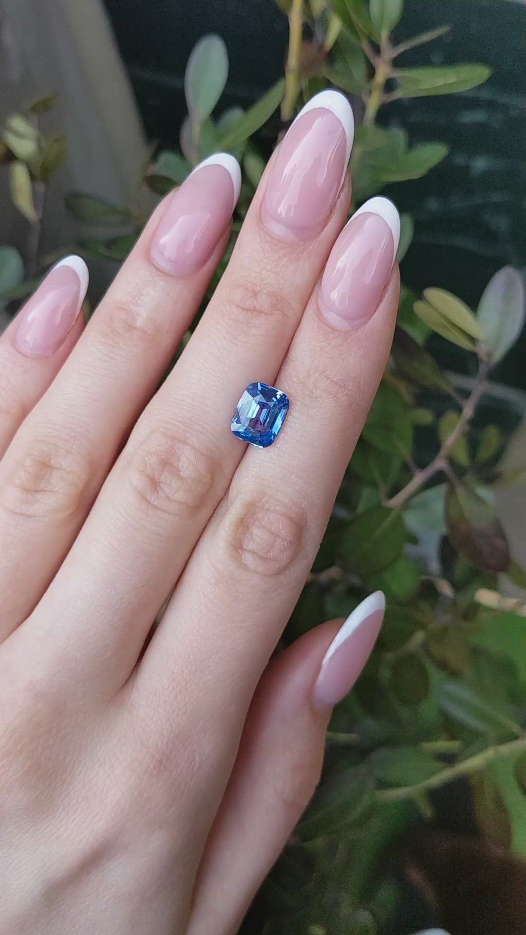 4.04 Ct. Blue Sapphire from Ceylon (Sri Lanka) Size Video