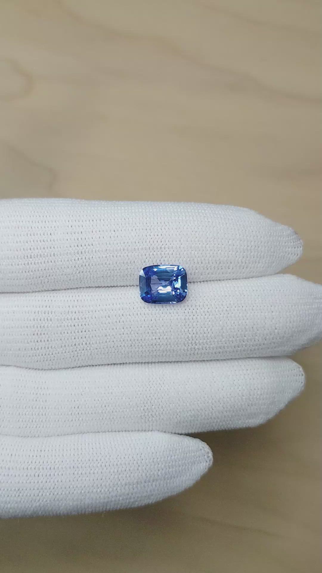 4.04 Ct. Blue Sapphire from Ceylon (Sri Lanka) Size Video