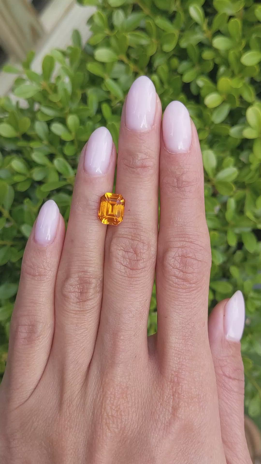 4.50 Ct. Yellowish Orange Sapphire from Ceylon (Sri Lanka) Size Video
