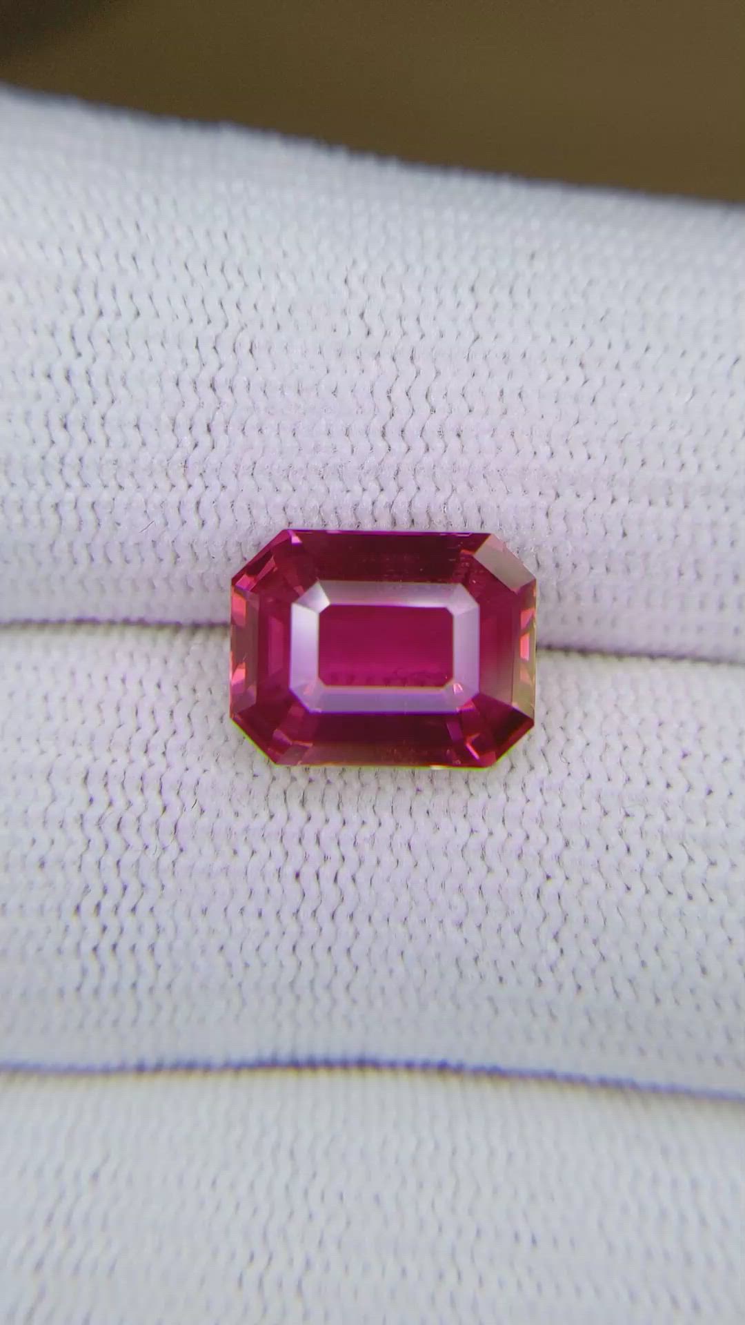 6.08 Ct. Purplish Pink Sapphire from Ceylon (Sri Lanka) Size Video