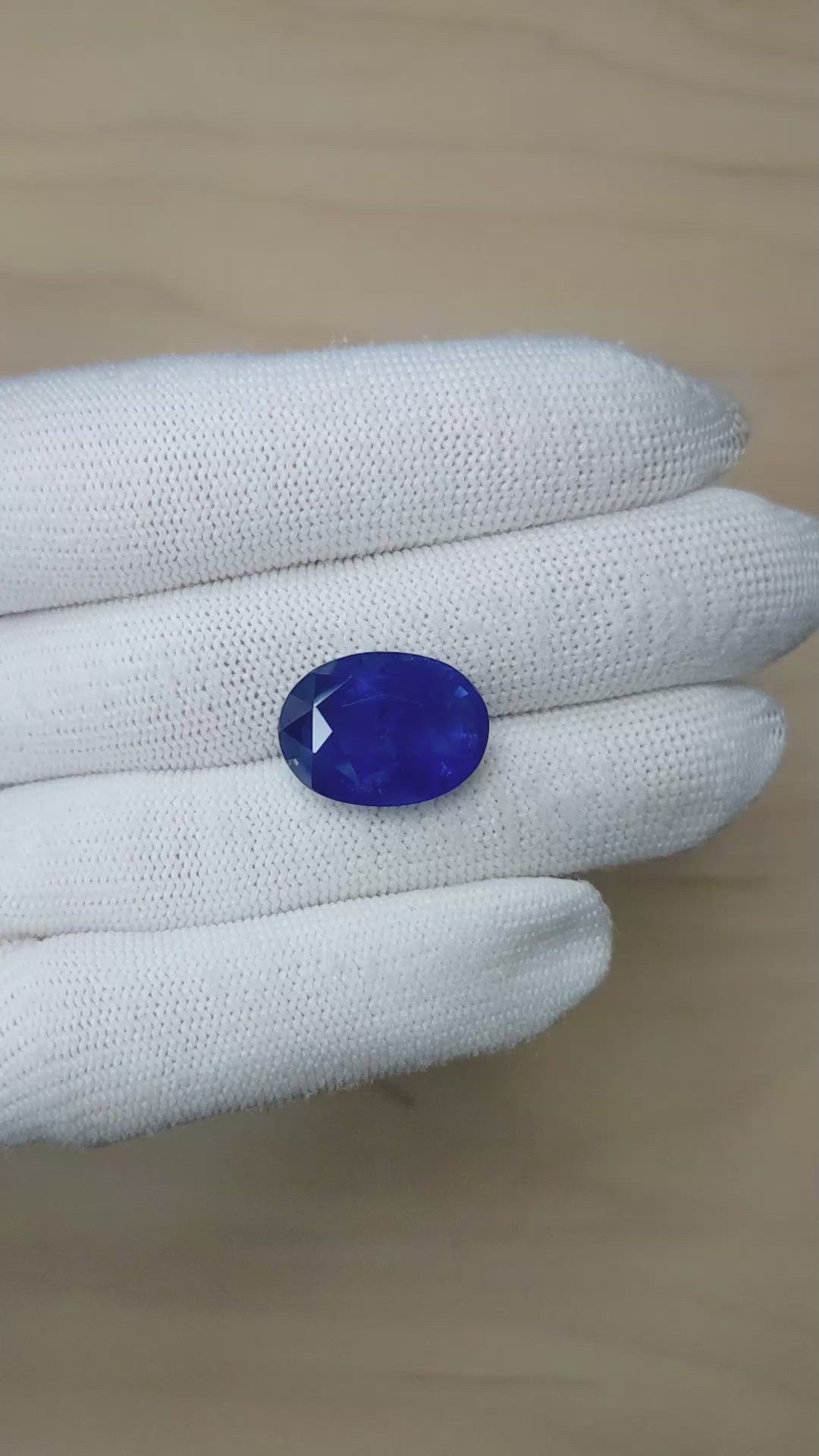 21.70 Ct. Blue Sapphire from Ceylon (Sri Lanka) Size Video