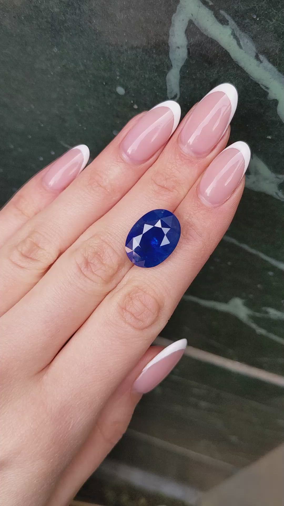 21.70 Ct. Blue Sapphire from Ceylon (Sri Lanka) Size Video