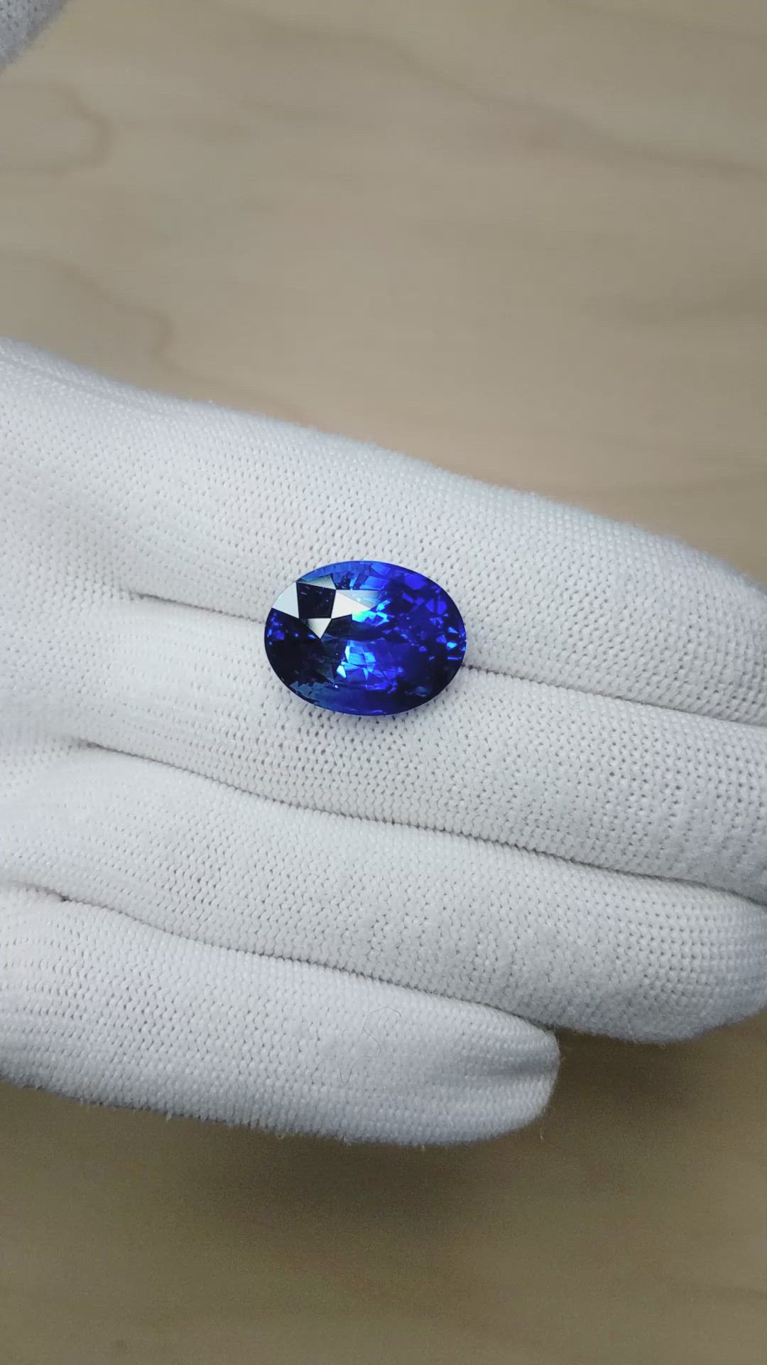 25.61 Ct. Blue Sapphire from Ceylon (Sri Lanka) Size Video