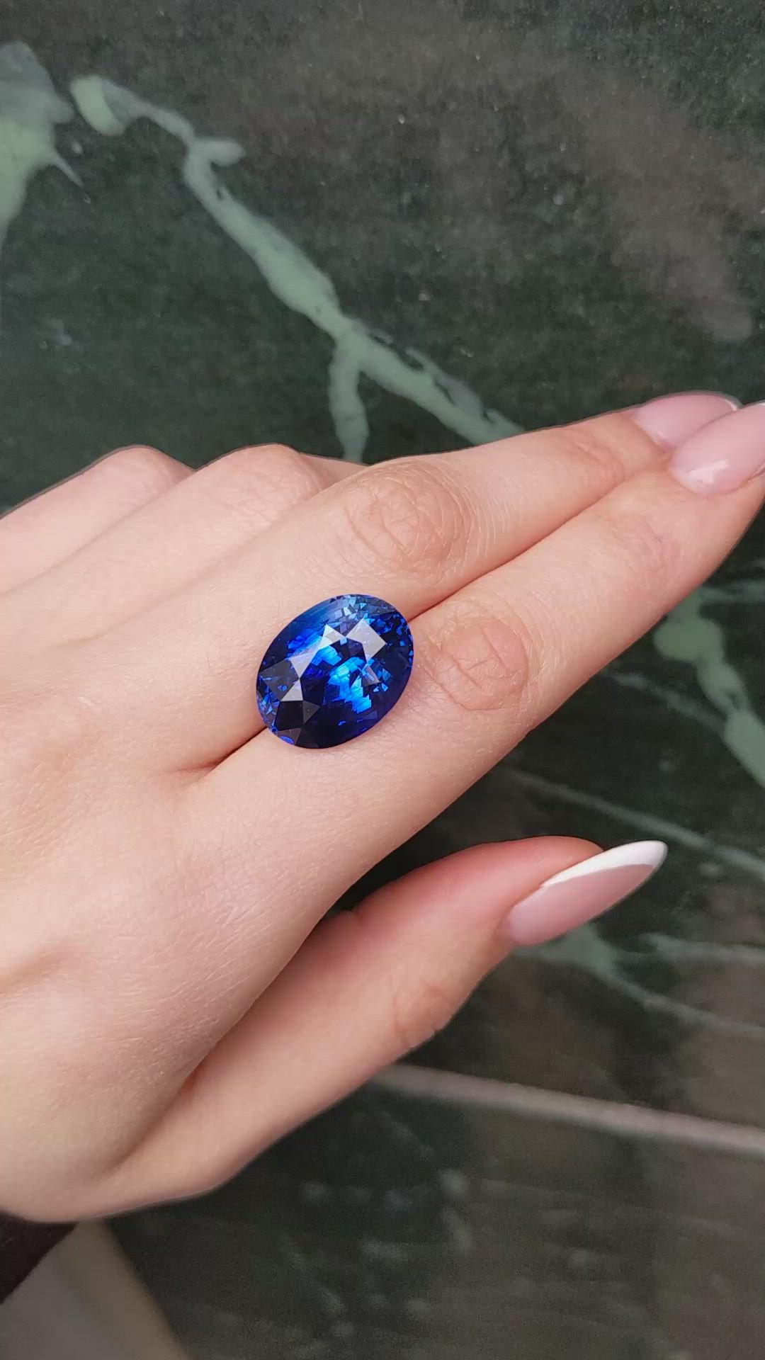25.61 Ct. Blue Sapphire from Ceylon (Sri Lanka) Size Video