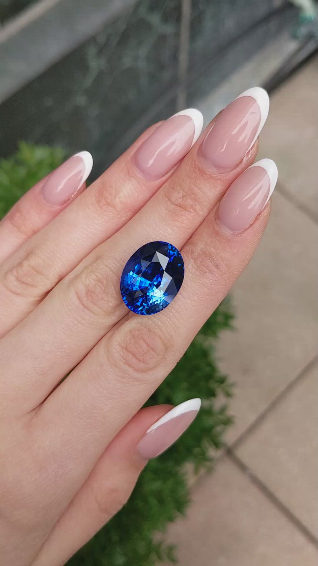 25.61 Ct. Blue Sapphire from Ceylon (Sri Lanka) Size Video