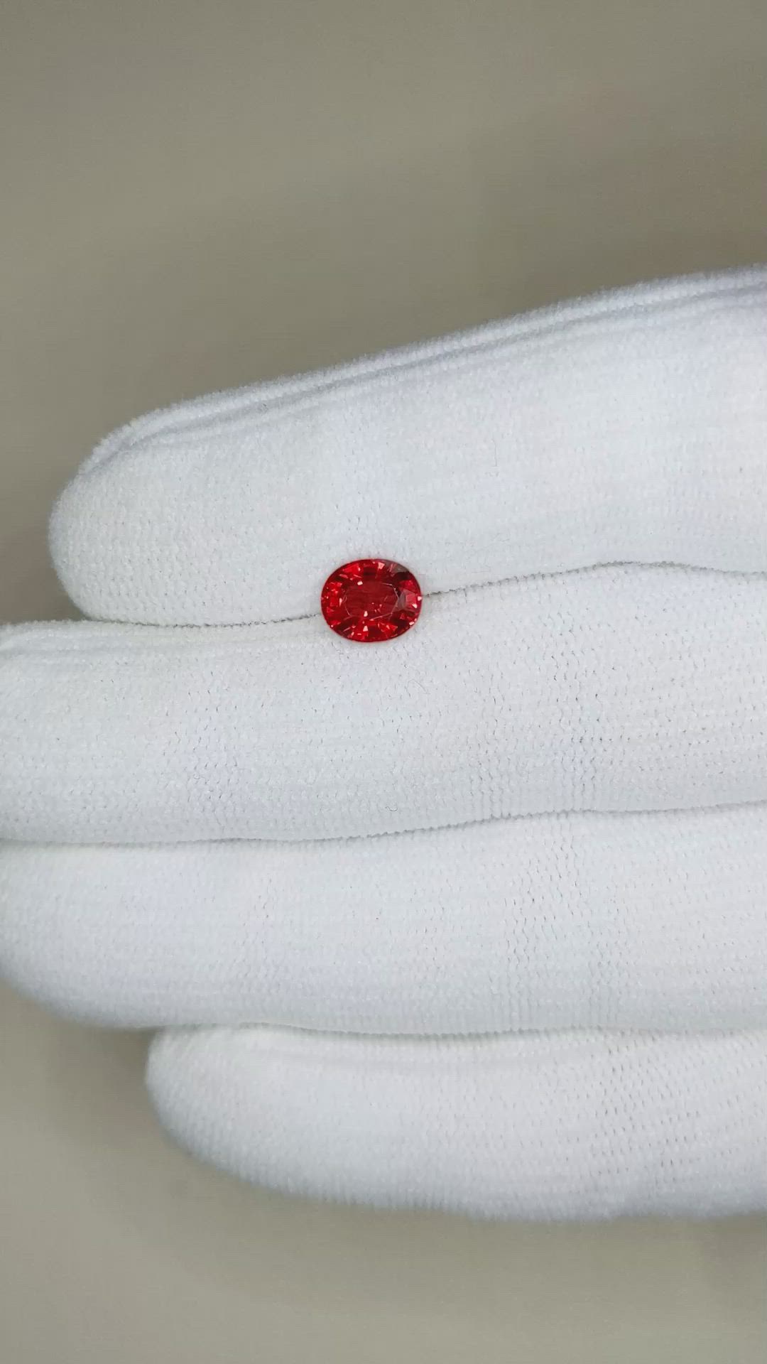 1.57 Ct. Reddish Orange Sapphire from Ceylon (Sri Lanka) Size Video