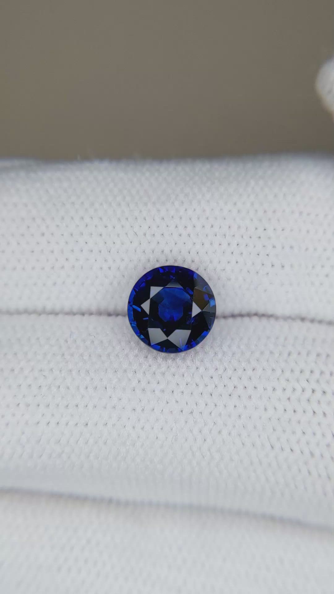 2.13 Ct. Blue Sapphire from Ceylon (Sri Lanka) Size Video