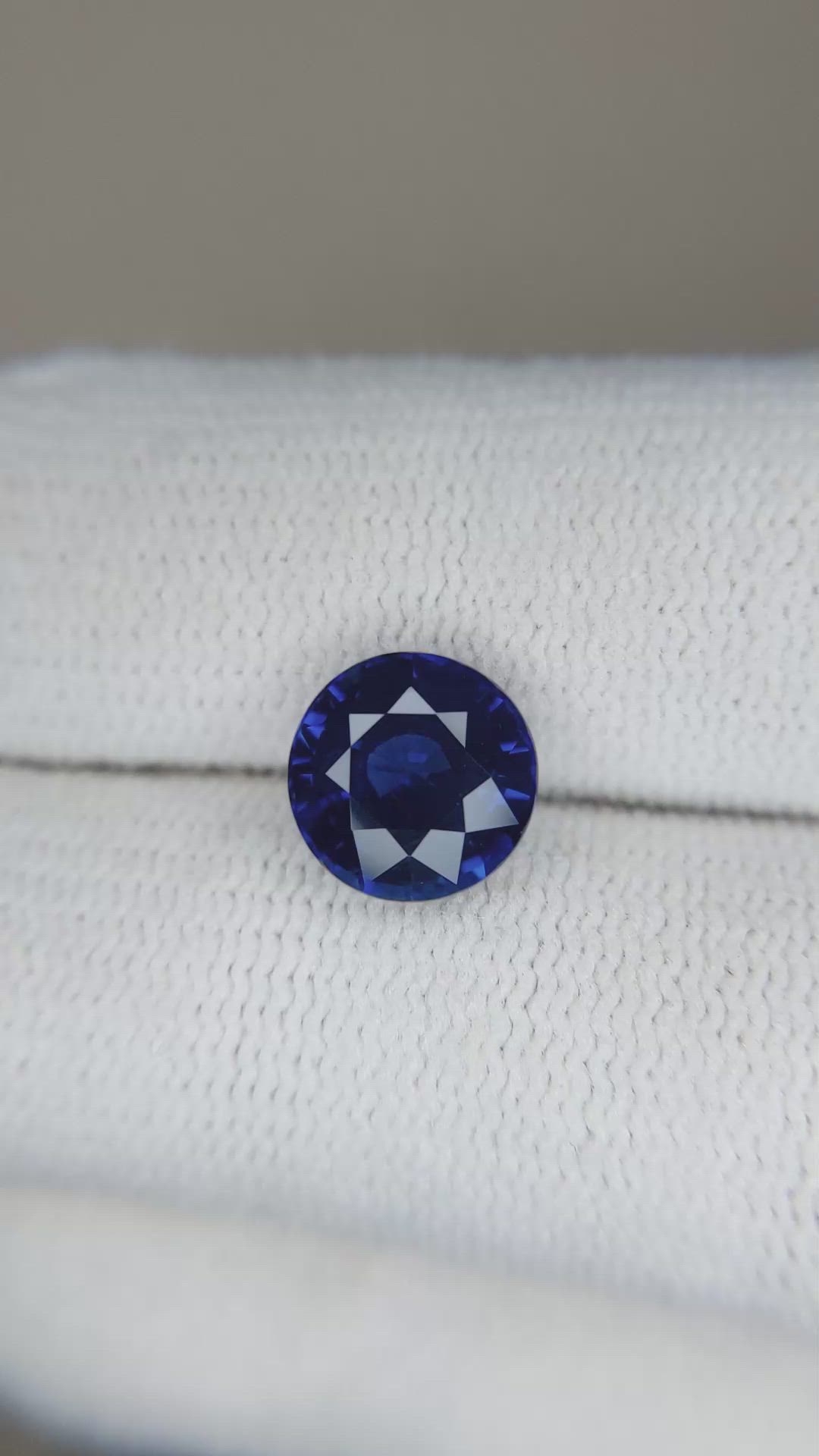 2.68 Ct. Blue Sapphire from Ceylon (Sri Lanka) Size Video
