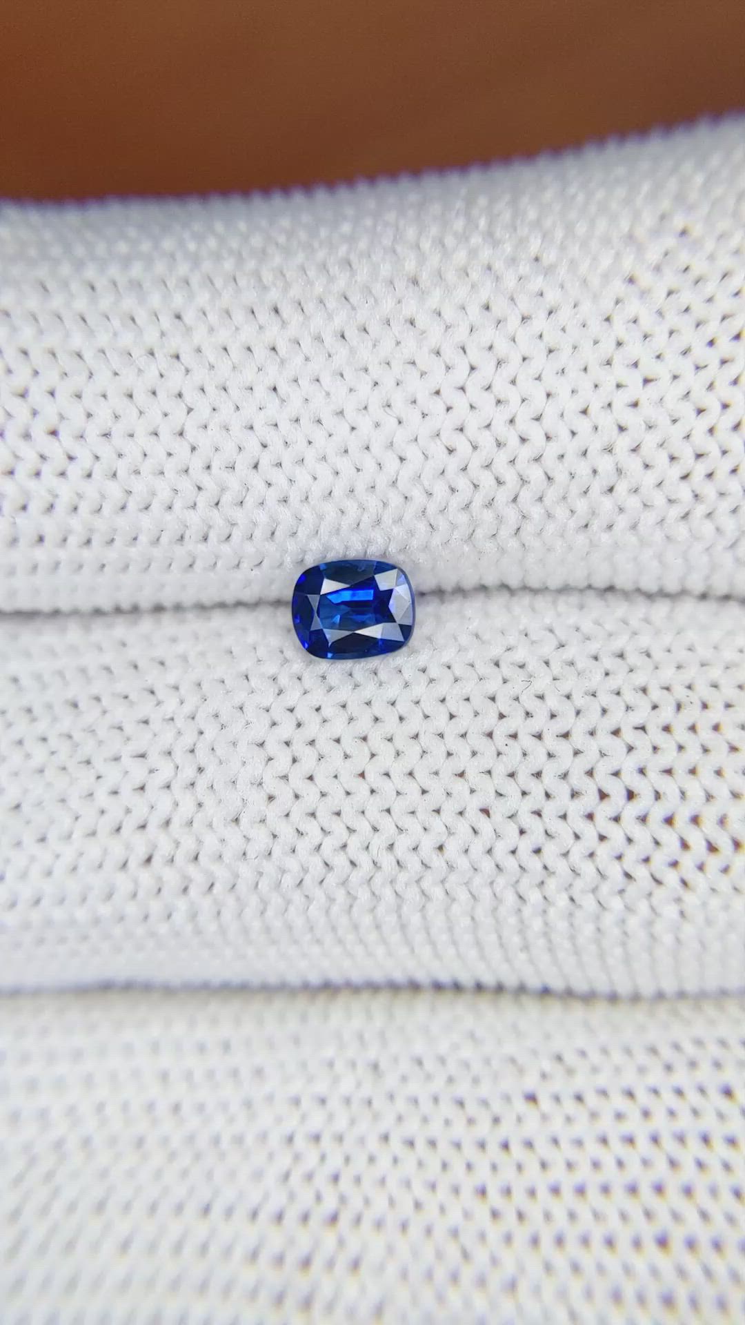 0.46 Ct. Blue Sapphire from Ceylon (Sri Lanka) Size Video