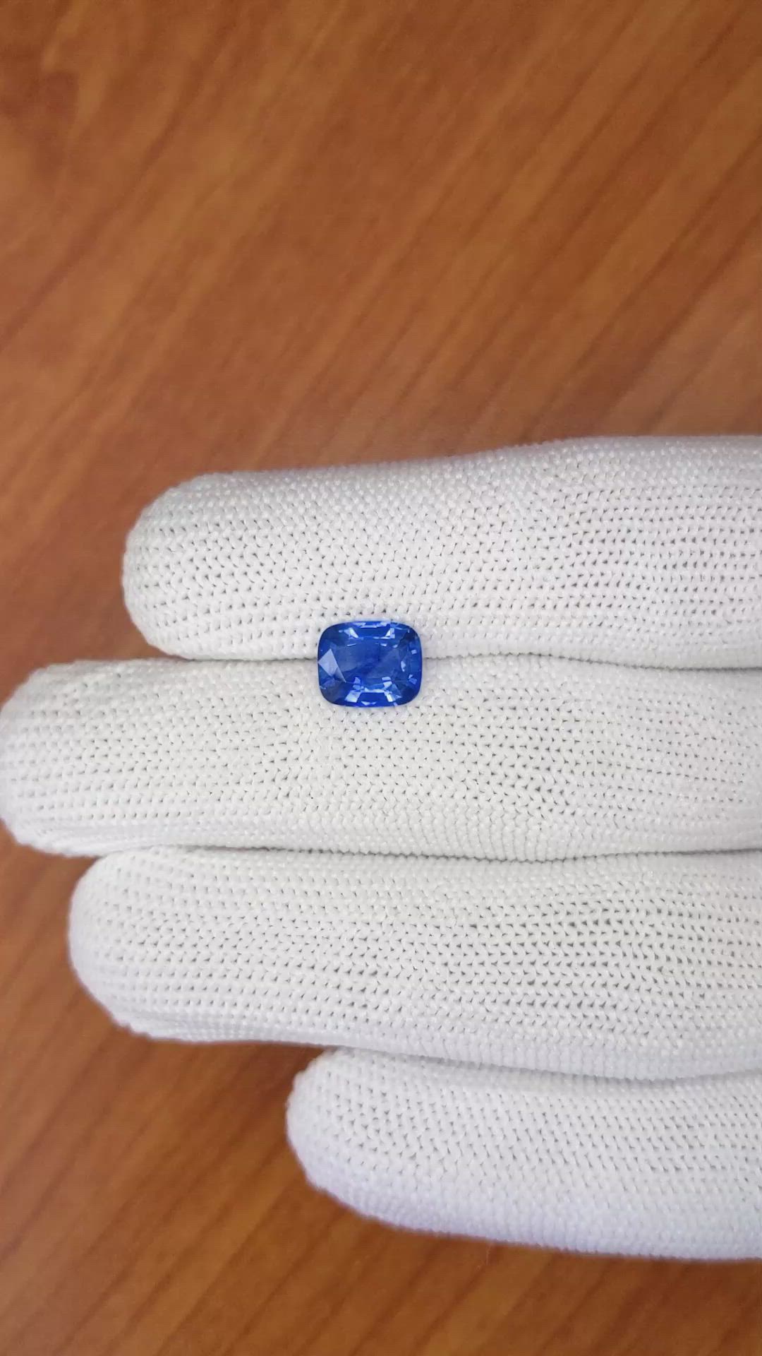 2.10 Ct. Blue Sapphire from Ceylon (Sri Lanka) Size Video