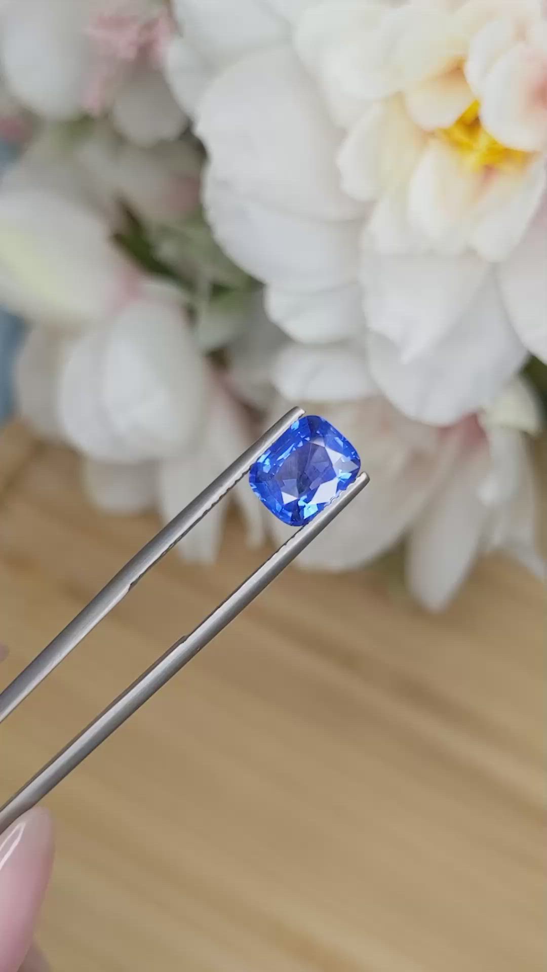 2.10 Ct. Blue Sapphire from Ceylon (Sri Lanka) Size Video