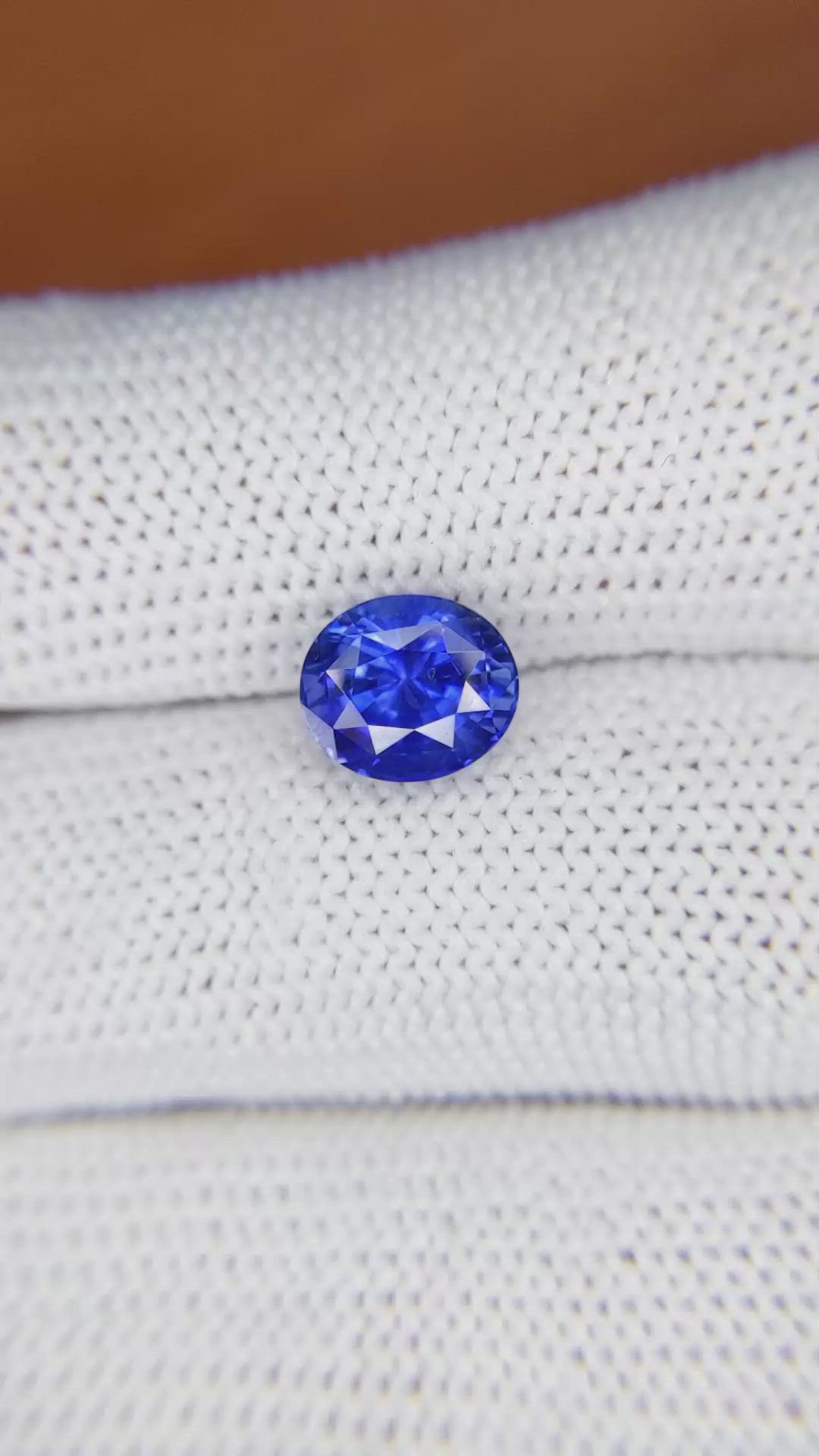 2.65 Ct. Blue Sapphire from Ceylon (Sri Lanka) Size Video