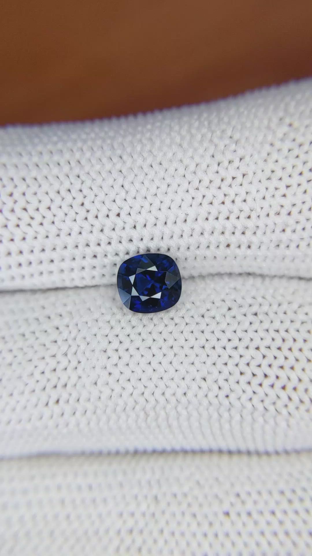 1.14 Ct. Blue Sapphire from Ceylon (Sri Lanka) Size Video