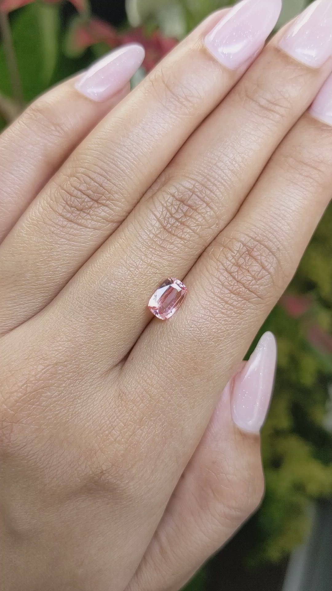 1.09 Ct. Padparadscha Sapphire from Ceylon (Sri Lanka) Size Video