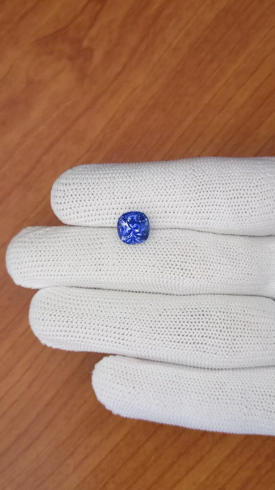 3.11 Ct. Blue Sapphire from Ceylon (Sri Lanka) Size Video