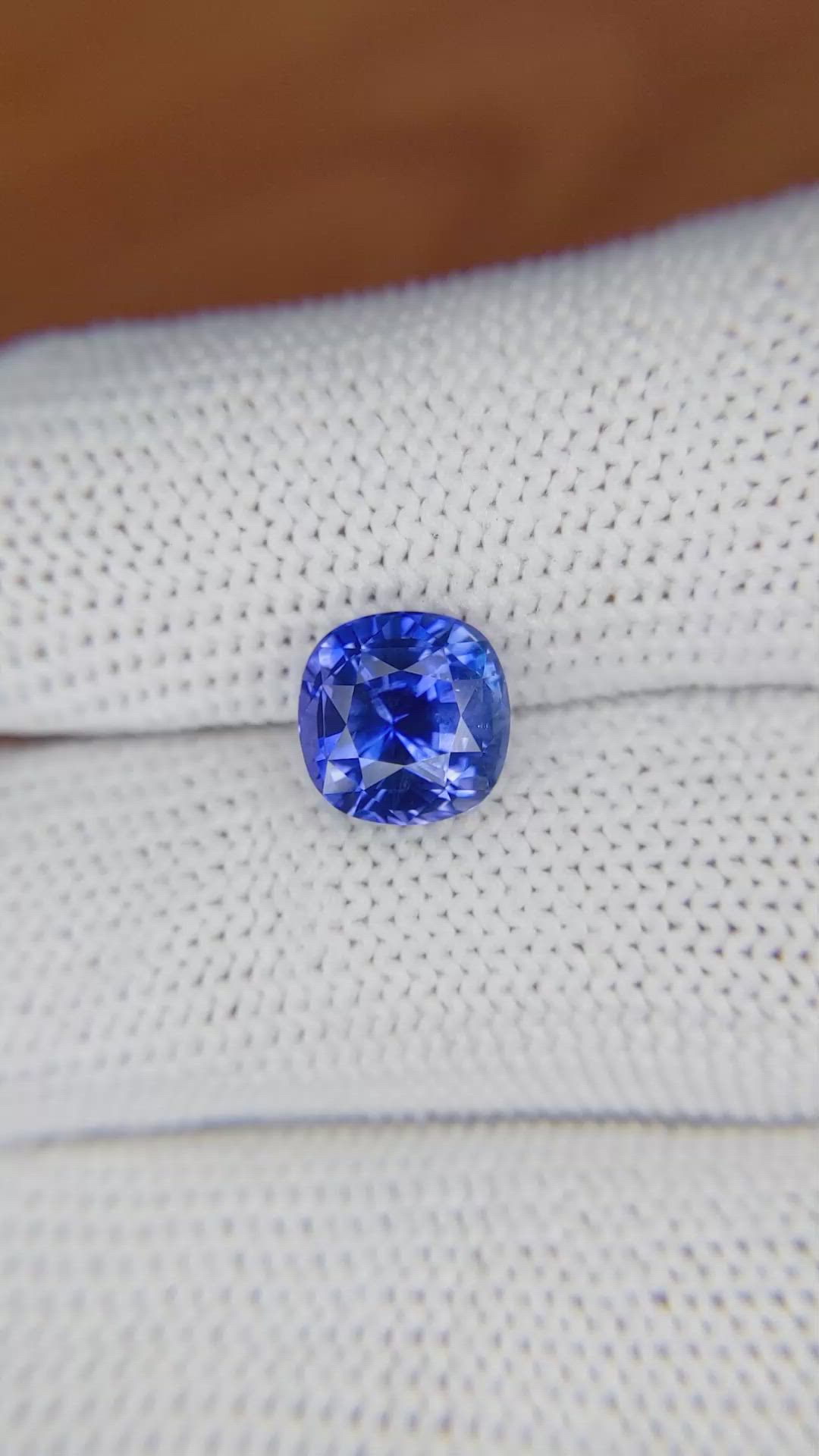 3.11 Ct. Blue Sapphire from Ceylon (Sri Lanka) Size Video