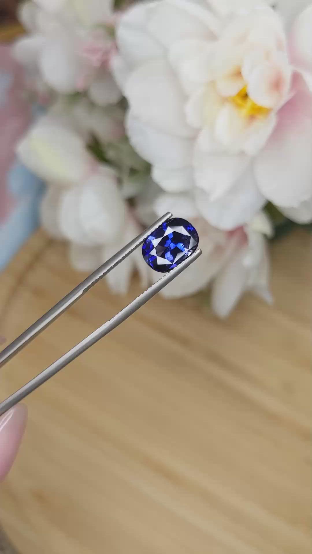3.61 Ct. Blue Sapphire from Ceylon (Sri Lanka) Size Video