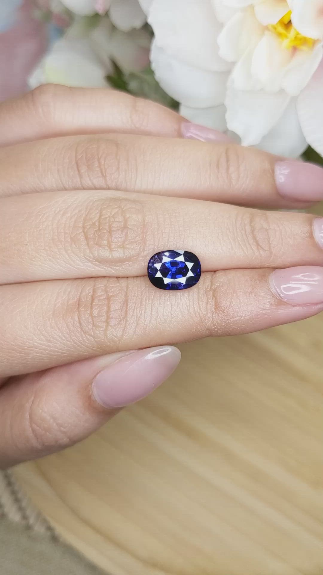 3.61 Ct. Blue Sapphire from Ceylon (Sri Lanka) Size Video