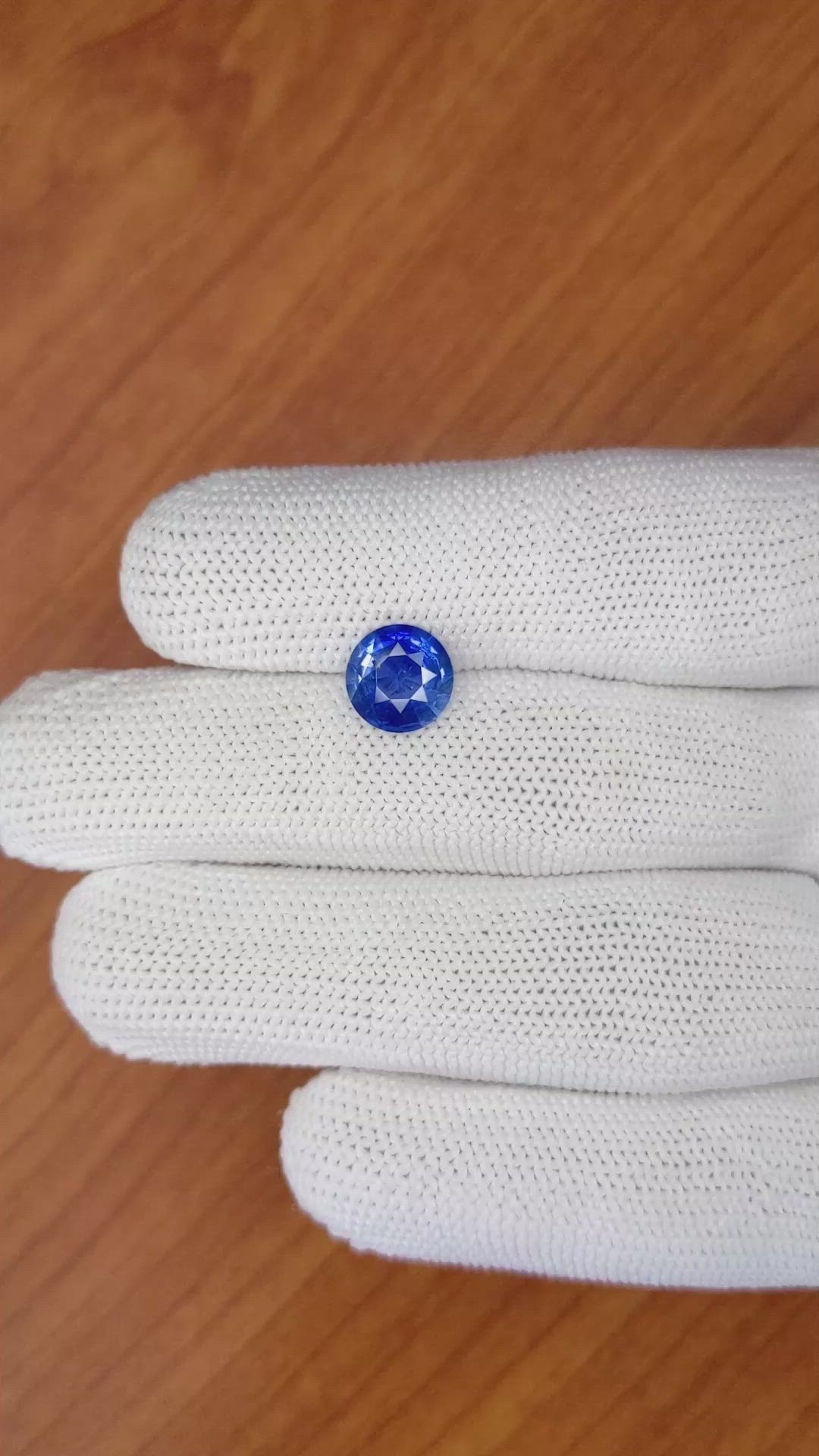 2.12 Ct. Blue Sapphire from Ceylon (Sri Lanka) Size Video