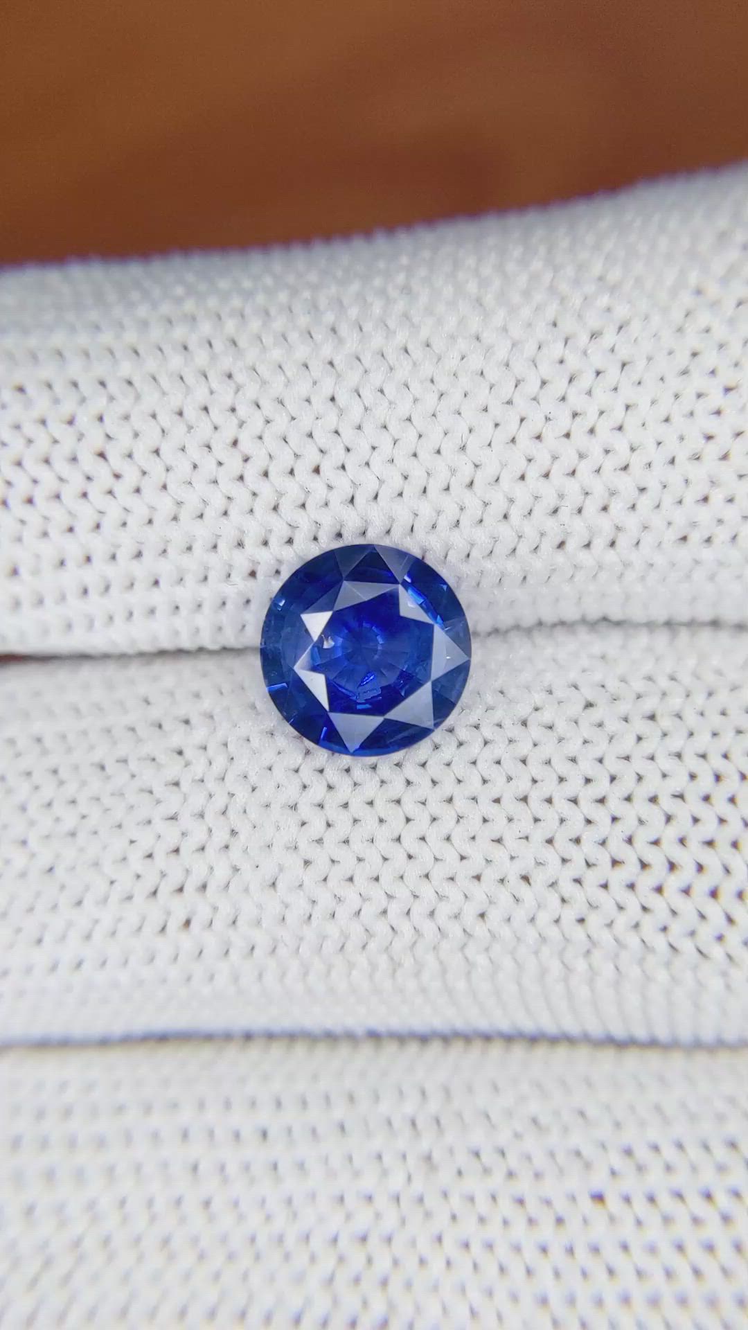 2.12 Ct. Blue Sapphire from Ceylon (Sri Lanka) Size Video