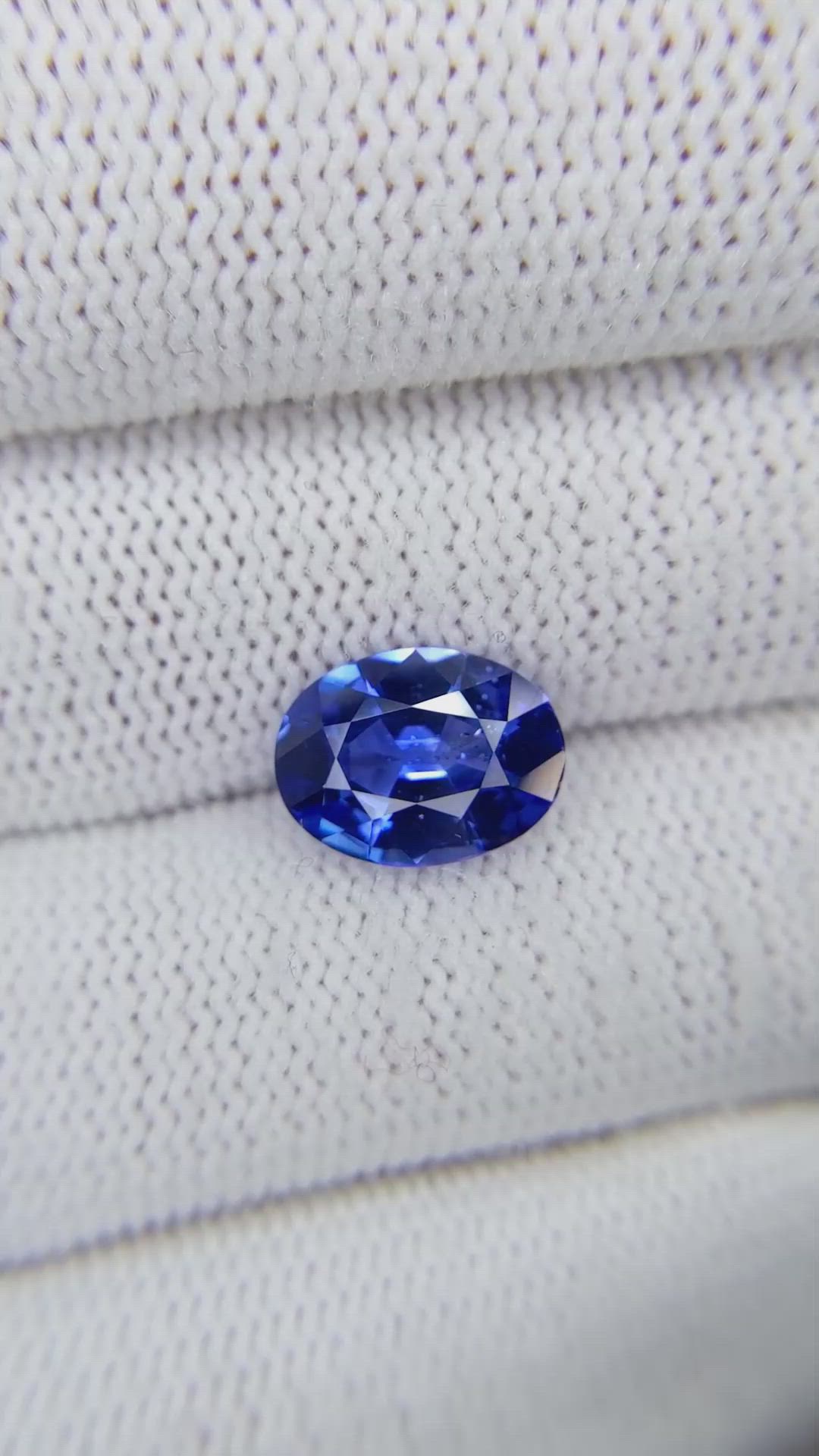 3.50 Ct. Blue Sapphire from Ceylon (Sri Lanka) Size Video