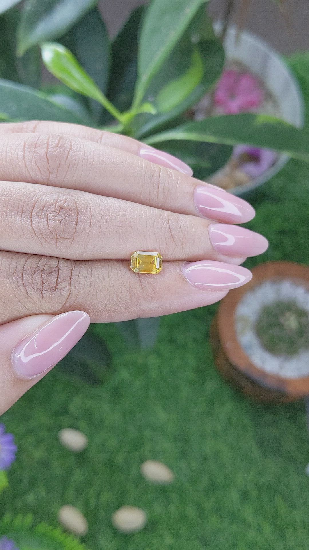 1.28 Ct. Orangish Yellow Sapphire from Ceylon (Sri Lanka) Size Video