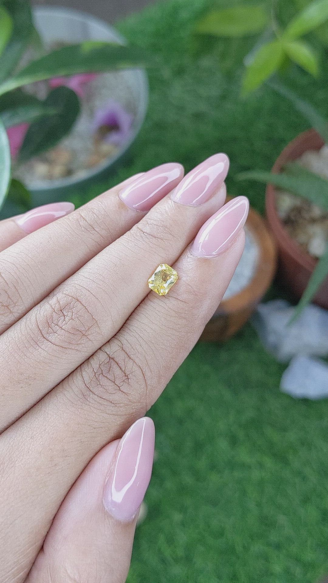 1.12 Ct. Yellow Sapphire from Ceylon (Sri Lanka) Size Video