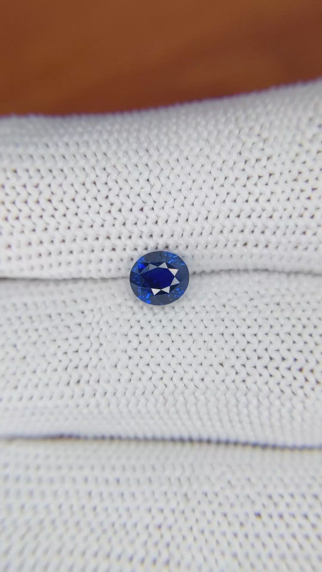 1.06 Ct. Blue Sapphire from Ceylon (Sri Lanka) Size Video