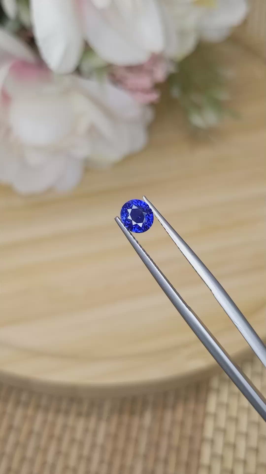 1.06 Ct. Blue Sapphire from Ceylon (Sri Lanka) Size Video