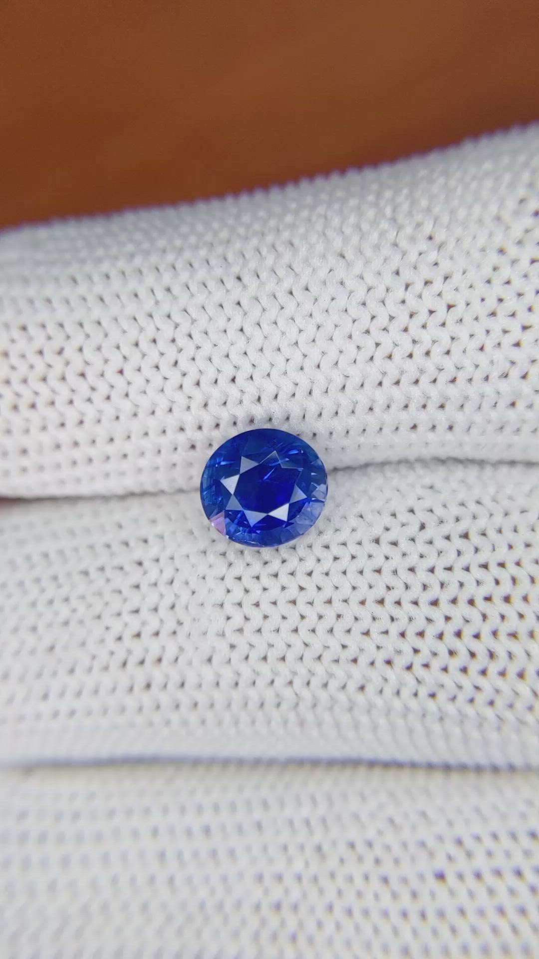 2.14 Ct. Blue Sapphire from Ceylon (Sri Lanka) Size Video