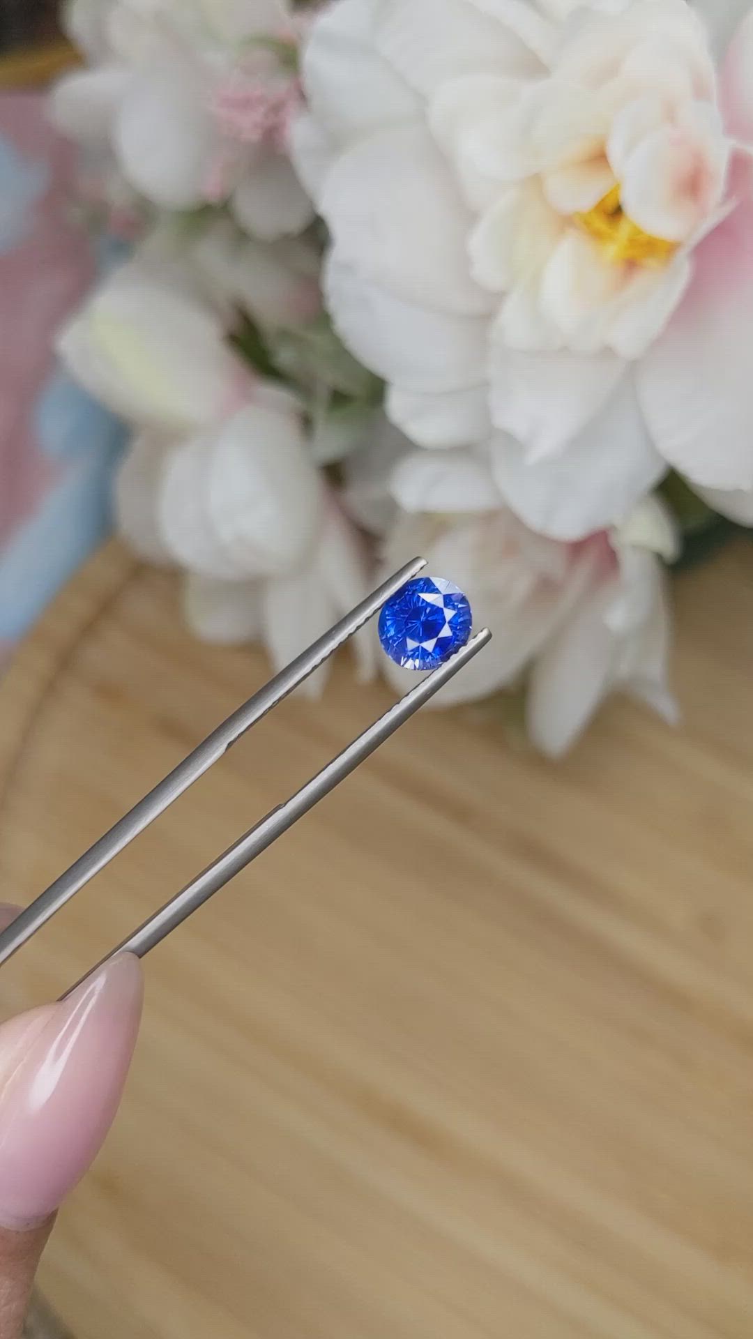 2.14 Ct. Blue Sapphire from Ceylon (Sri Lanka) Size Video