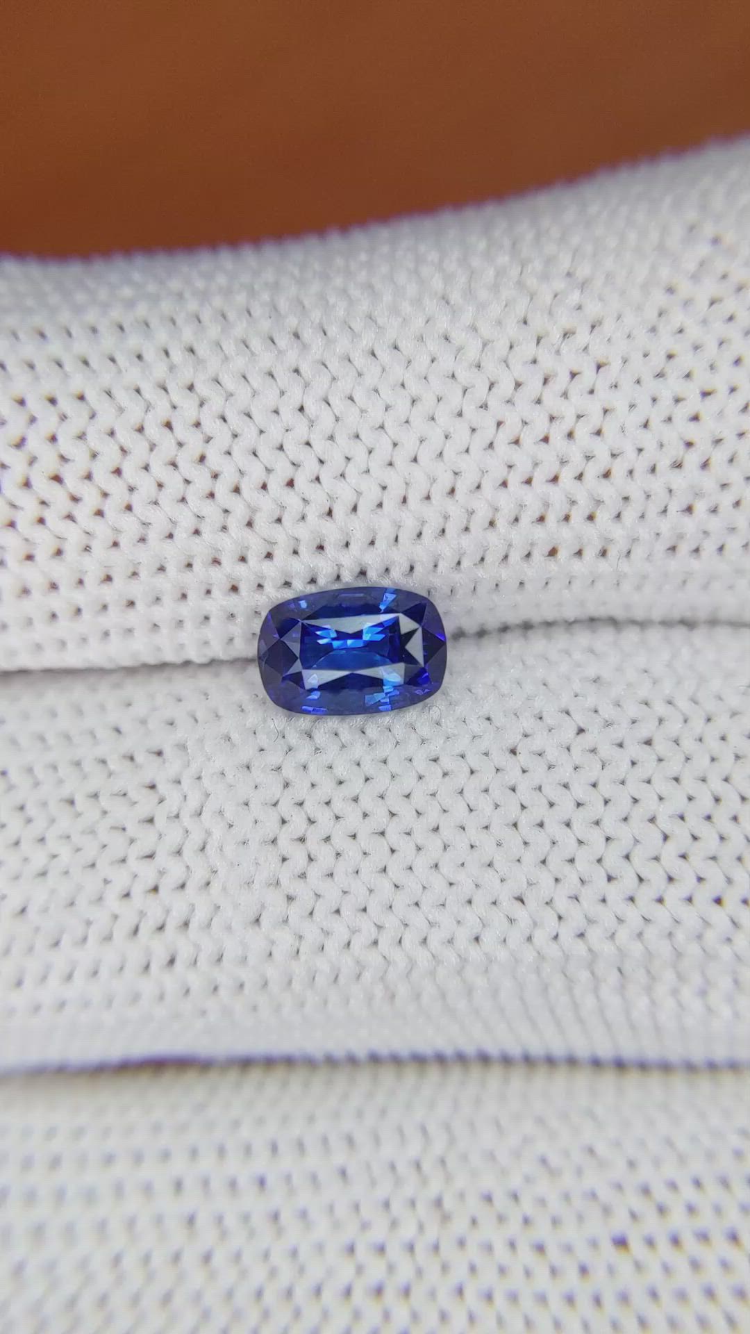1.16 Ct. Blue Sapphire from Ceylon (Sri Lanka) Size Video