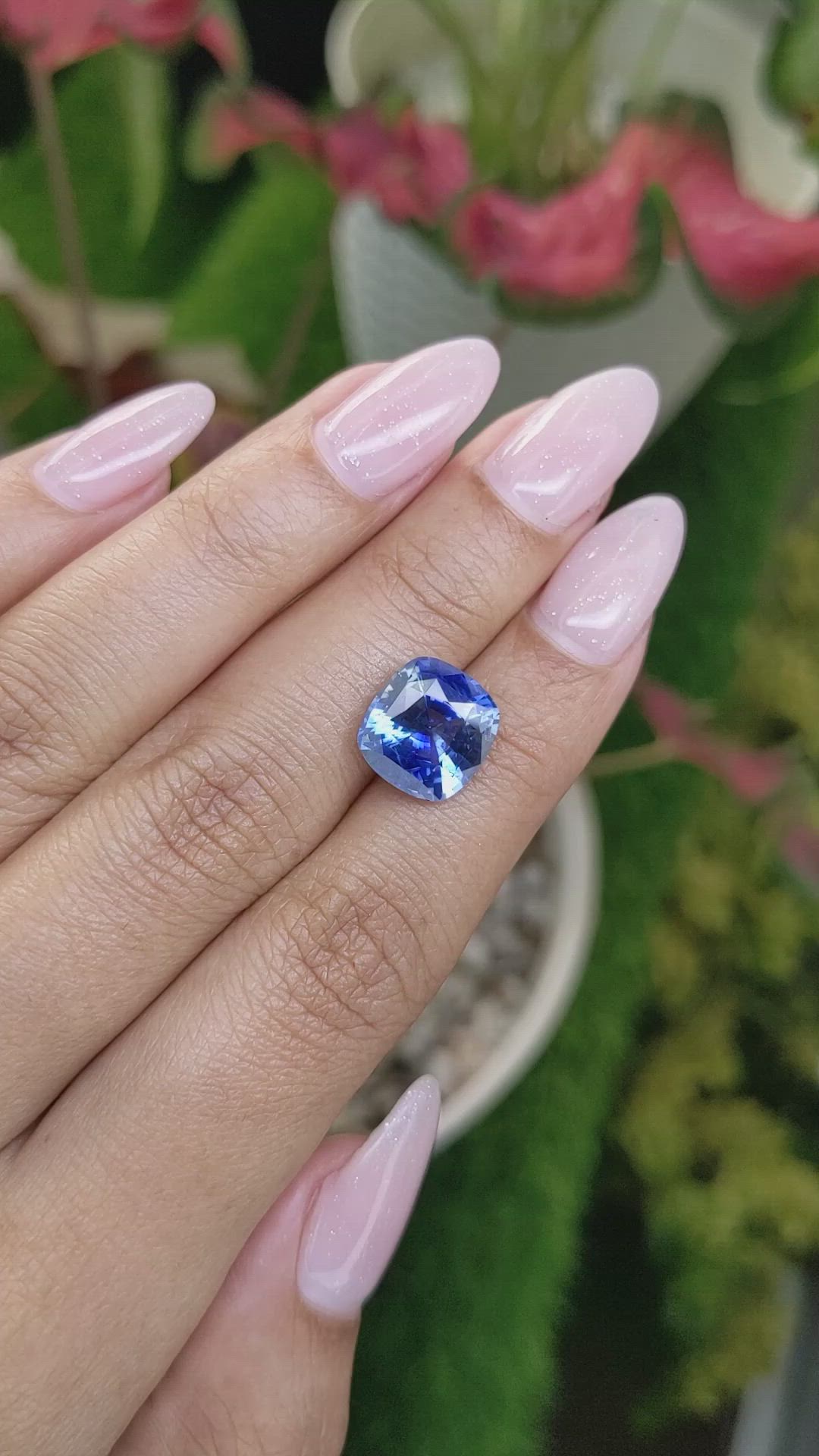 5.55 Ct. Blue Sapphire from Ceylon (Sri Lanka) Size Video
