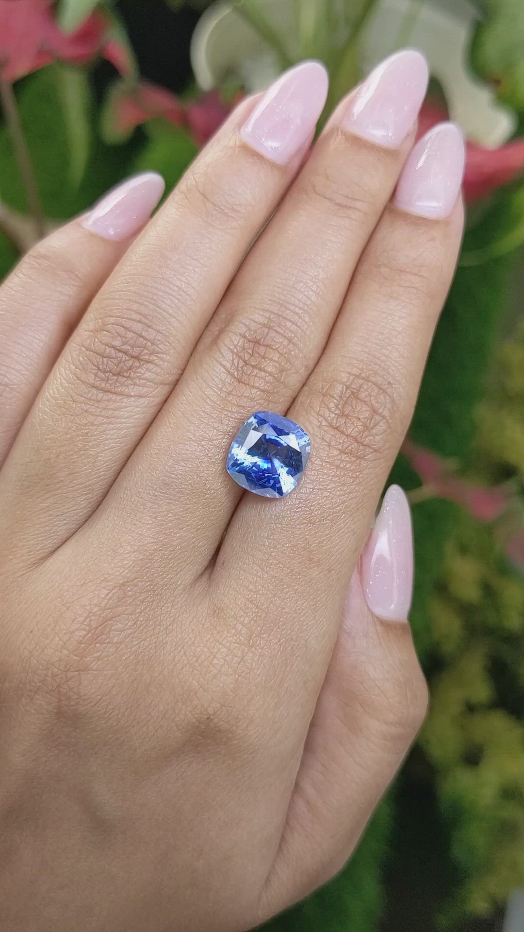 5.55 Ct. Blue Sapphire from Ceylon (Sri Lanka) Size Video