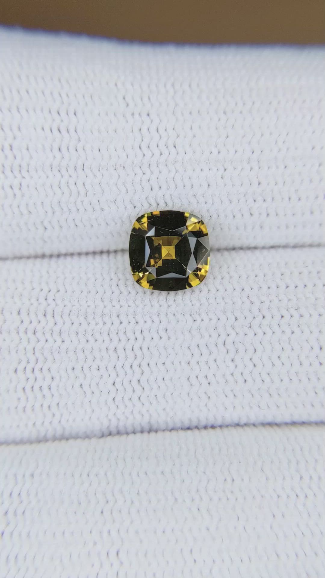1.59 Ct. Yellowish Brown Sapphire from Ceylon (Sri Lanka) Size Video