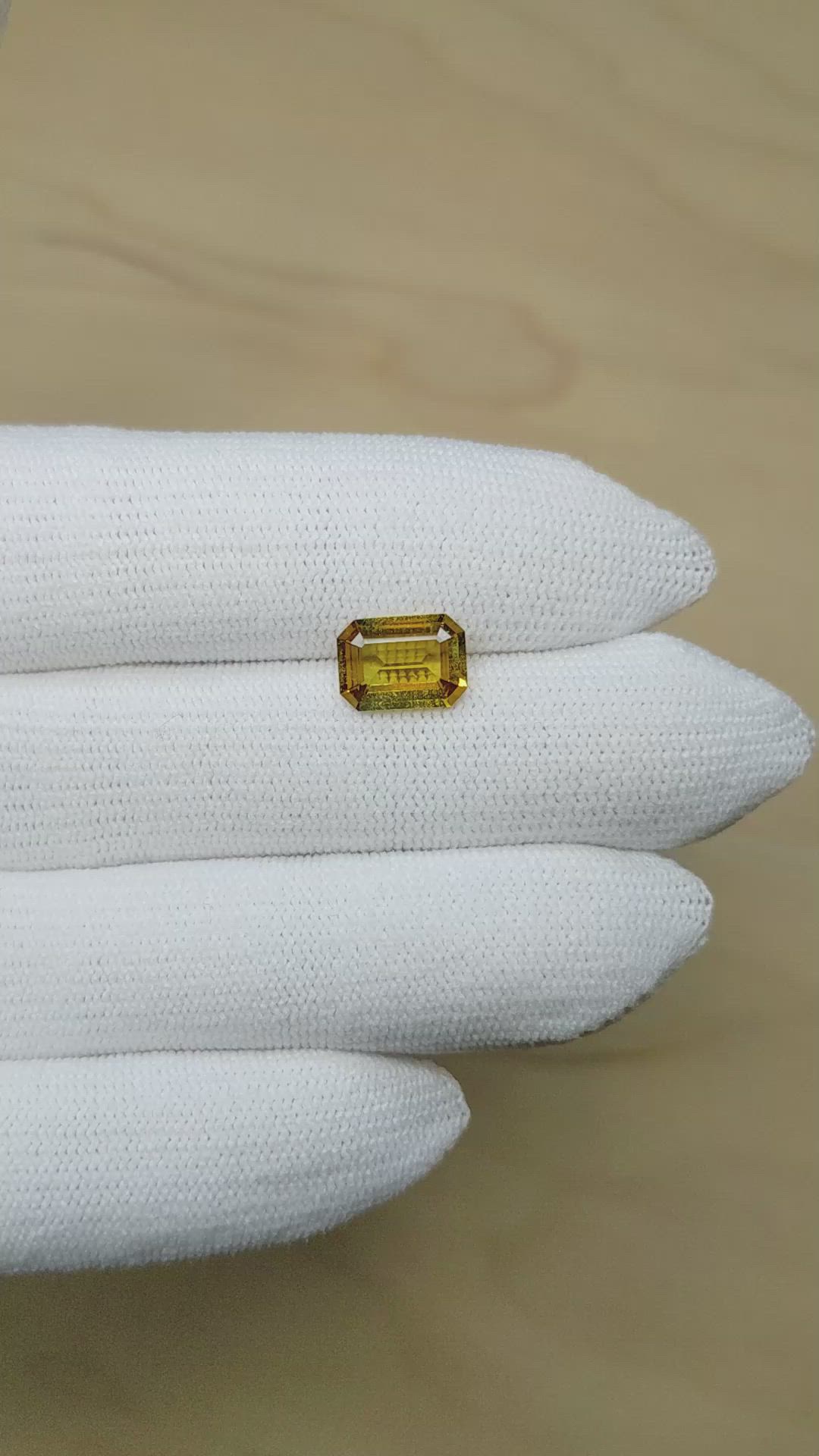 2.31 Ct. Yellowish Brown Sapphire from Ceylon (Sri Lanka) Size Video