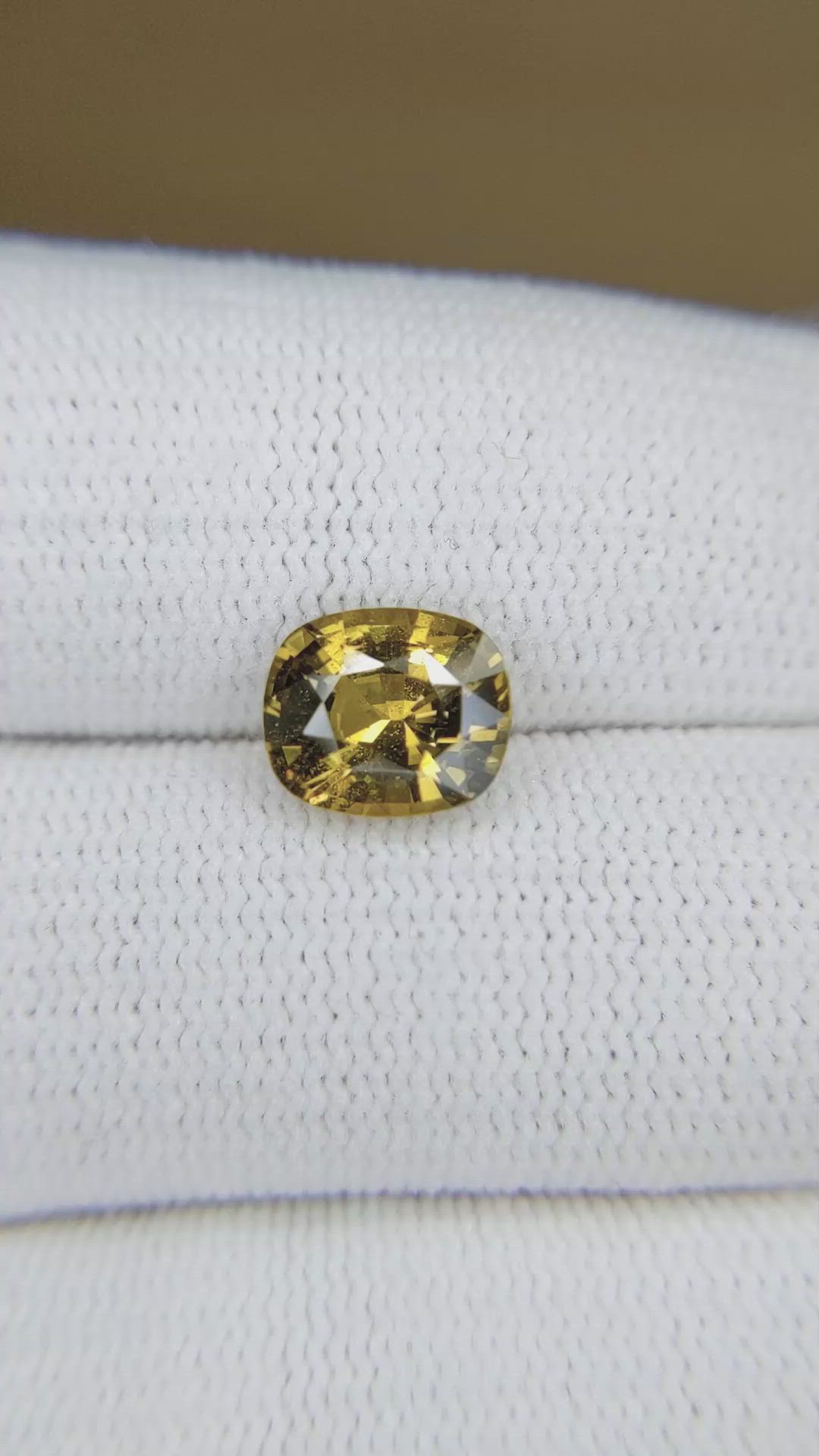 2.54 Ct. Yellowish Brown Sapphire from Ceylon (Sri Lanka) Size Video