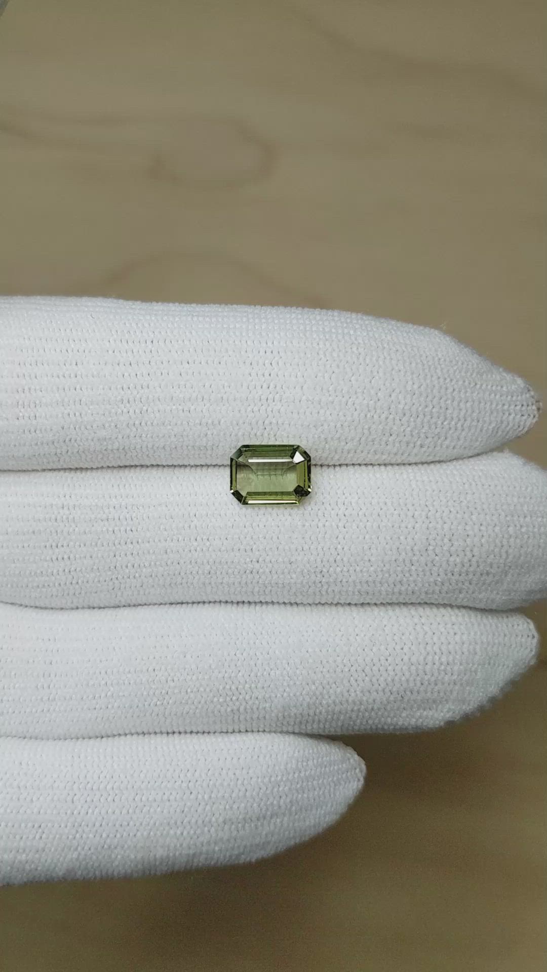 1.68 Ct. Green Sapphire from Ceylon (Sri Lanka) Size Video